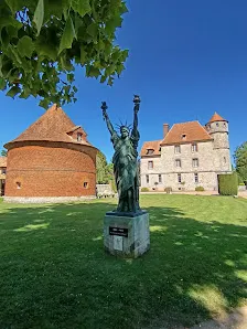Château de Vascœuil près du Domaine Majorelle